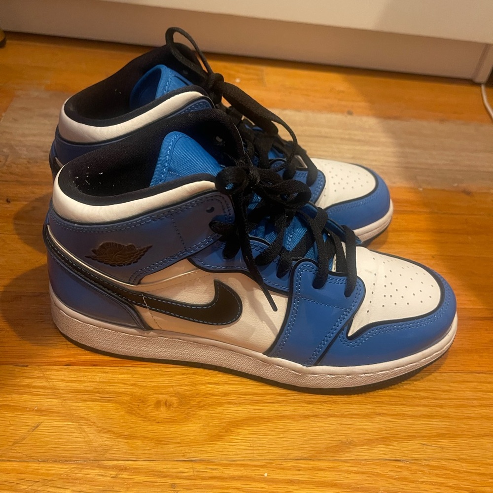 High-Top Jordan Airs - Blue